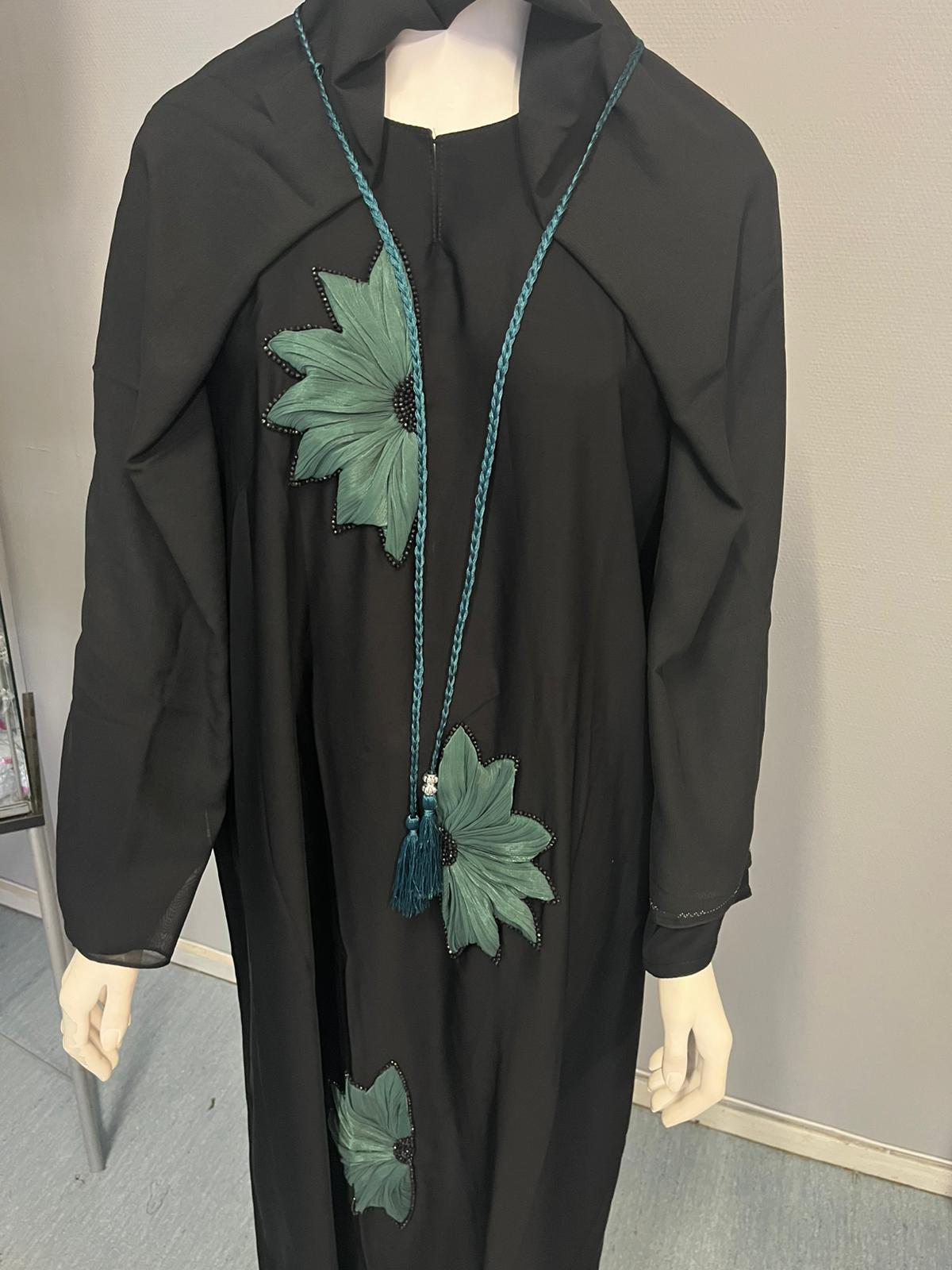 Elegant Flow Abaya